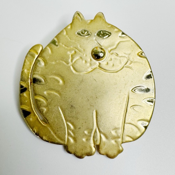 Vintage Jewelry - Gold Fat Cat Brooch Personality Smiling Smirking Comical Kitty Vintage Pin
